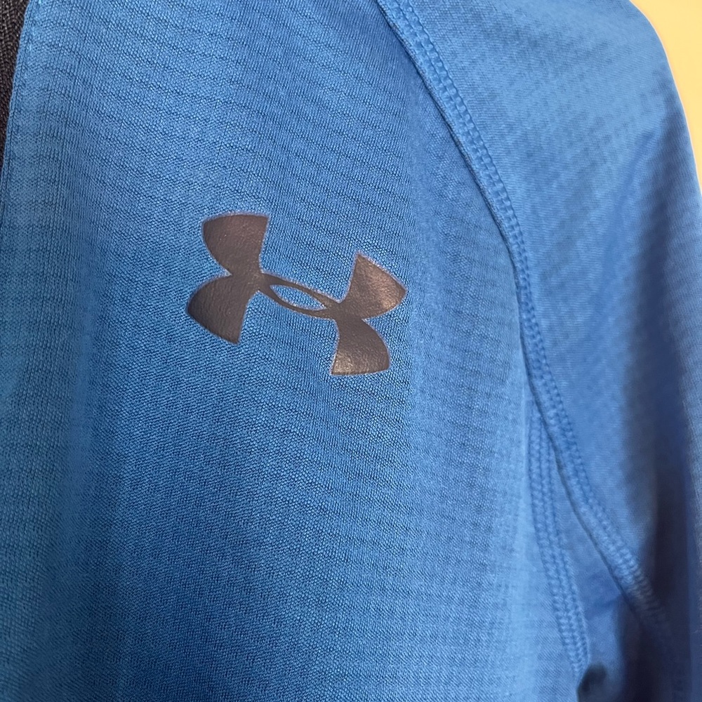 Underarm boys zip pullover. Youth medium.